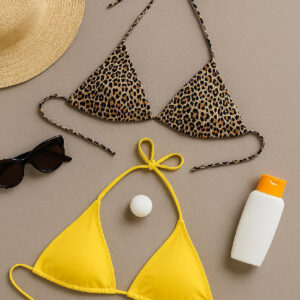 Kadın Leopar Desenli ve Sarı Minimal Kesim Üçgen Bikini Üstü – Modern ve Şık Tasarım
